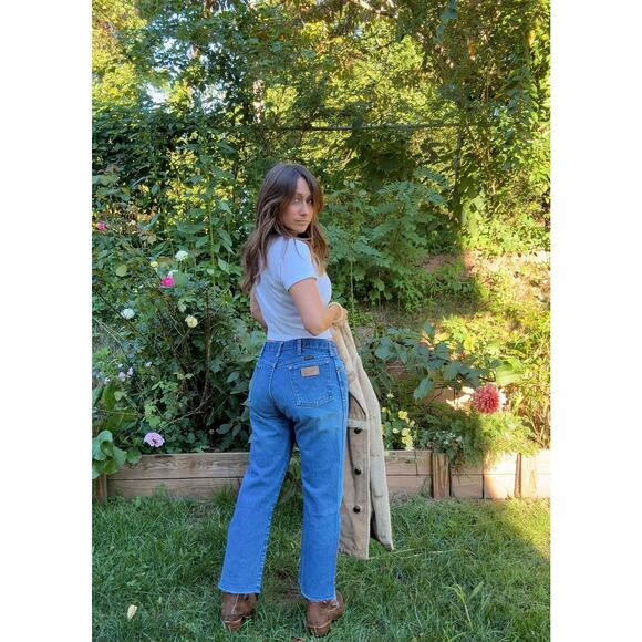 Vintage Wrangler Cropped Raw Edge Hem Straight Leg Jeans - Picture 8 of 11